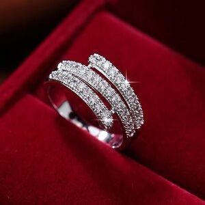 Elegant Silver Women's Ring